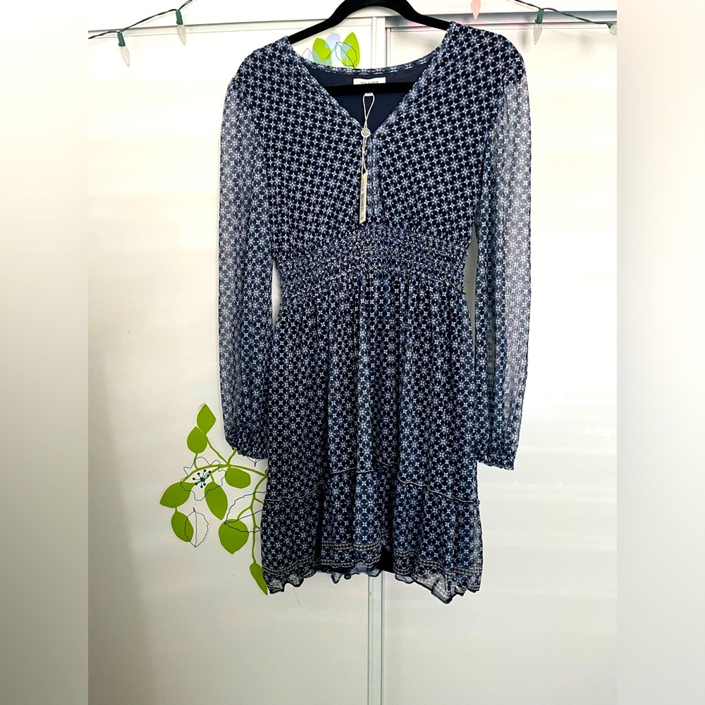 Max Studio long sleeve stretch dress